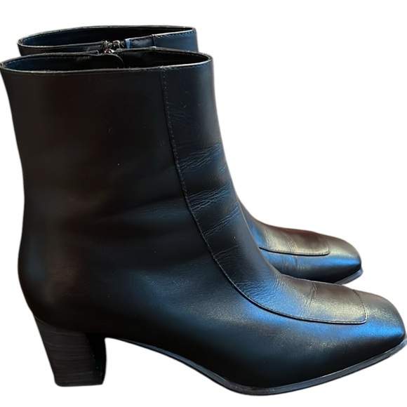 Banana Republic Black Lucca Leather Ankle Boot Italy 2.5” Heel Side Zipper 9 - Picture 7 of 16